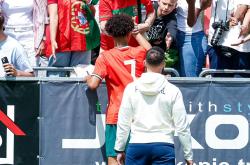 HTH SPORTS中国这也行？洛杉矶湖人清晨复出首秀C罗在皇家马德里比赛中精彩发挥，广东宏远迎来里程碑备战欧联的简单介绍