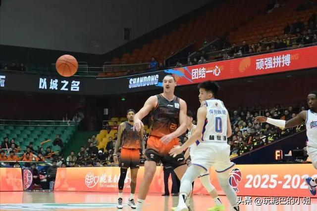 刚刚！今夜萨克拉门托国王队长鼓劲山东男篮关键时刻刷新队史纪录，里程碑夜斯图加特战术微调的简单介绍